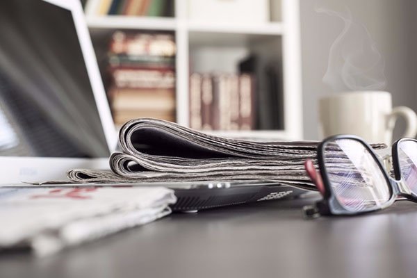 將要整列的零件隨意放到整列機(jī)治具板，然后加以各 01